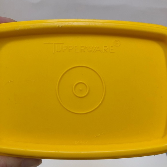 Tupperware Small Container with Yellow Lid EUC - Picture 2 of 13